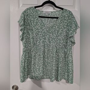 Sweet Rain Sage Green Floral V-Neck Flutter Sleeve Blouse in Size 2X